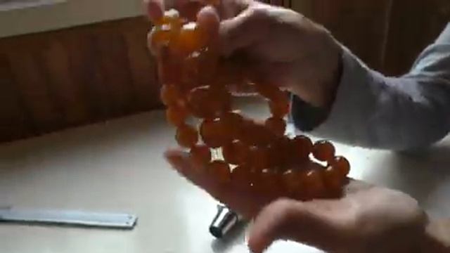 Редко встречающиеся янтарные бусы в виде половинок. НАТУРАЛЬНЫЙ ЯНТАРЬ