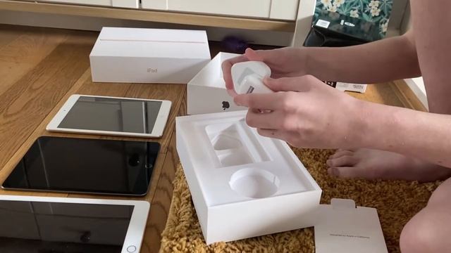 Unboxing the NEW 2019 Space Grey IPad Mini смотреть онлайн