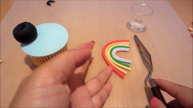 St Patrick's Day Cupcakes! How to Make a Pot of Gold Rainbow Cupcake смотреть онлайн
