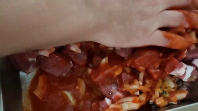 Баранина маринованная на томатном соке//Шашлык из баранины на томате смотреть онлайн