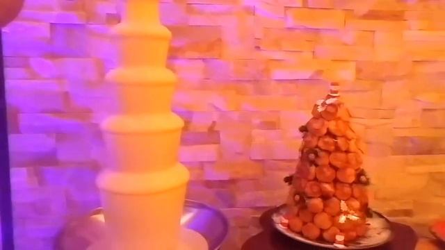 Yas Plaza Hotels, Ferrari World, Warner Bros World Abu Dhabi, Yas Waterworld, Mall & Beach 2018 UAE смотреть онлайн