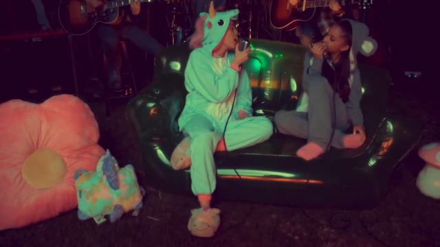 DONT DREAM ITS OVER | Crowded House Cover смотреть онлайн