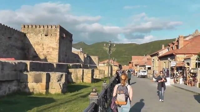 Грузия, храм Светицховели в Мцхете. Крепость Ананури. / Грузия видео смотреть онлайн