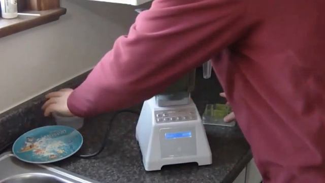 Blendtec Wildside Total (Home) Blender Review | making a green smoothie | smoothie maker смотреть онлайн