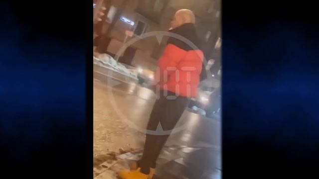 ЕМЕЛЬЯНЕНКО снова взялся за БУТЫЛКУ. Видео очевидцев из ТЦ Москвы смотреть онлайн