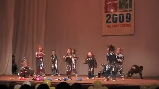 Кто танцевать весь день готов... смотреть онлайн