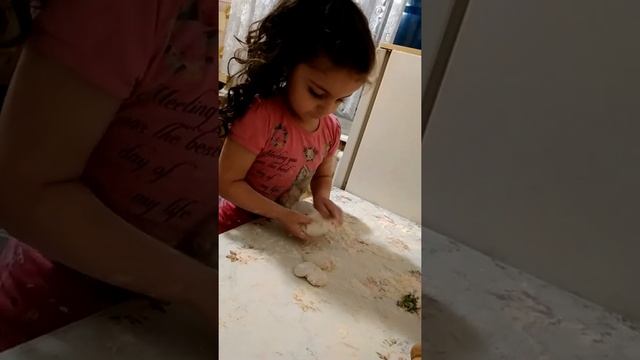 Ангелина готовит жингялов хац)) смотреть онлайн