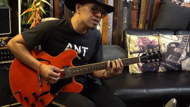 2003 Gibson ES-333 Cherry Red. смотреть онлайн