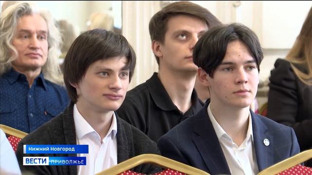 "Профессия-голос": опытные артисты поделились тонкостями вокального искусства с юными нижегородцами смотреть онлайн