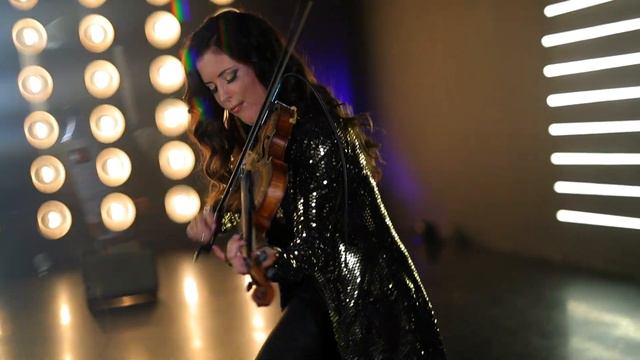 Not Your Typical Violinist - Emily V смотреть онлайн