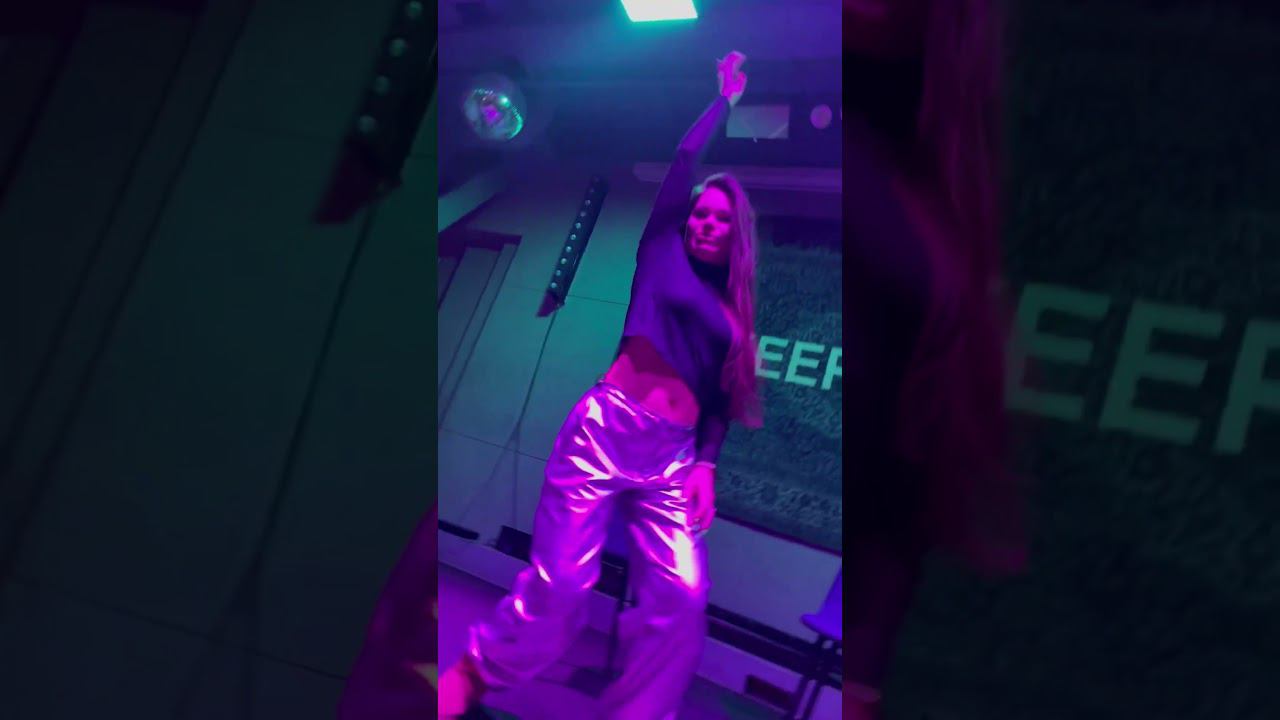 Люблю быть в центре внимания смотреть онлайн