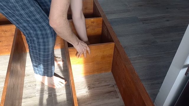 52. DIY Wood bookcase 120$ / Книжный шкаф из мебельных щитов смотреть онлайн