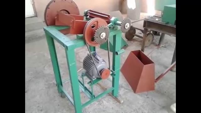 Измельчитель веток.Доступно и просто смотреть онлайн