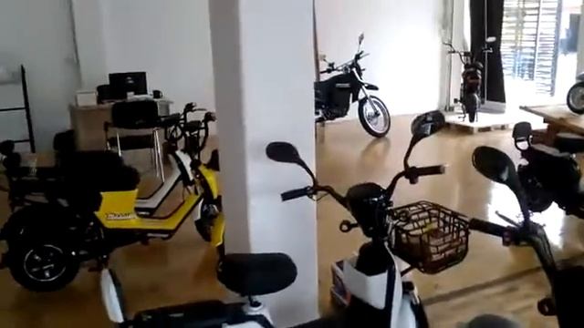 salon electric scooters cuenca ecuador / салон элоектроскутеров Куэнка Эквадор смотреть онлайн