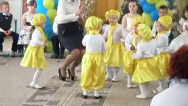 танец маленьких утят Карины смотреть онлайн