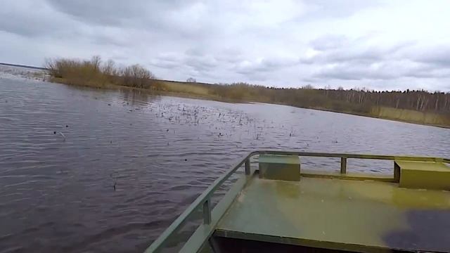 Сквозь речные дебри)))) лодочный болотоход Бурлак м смотреть онлайн