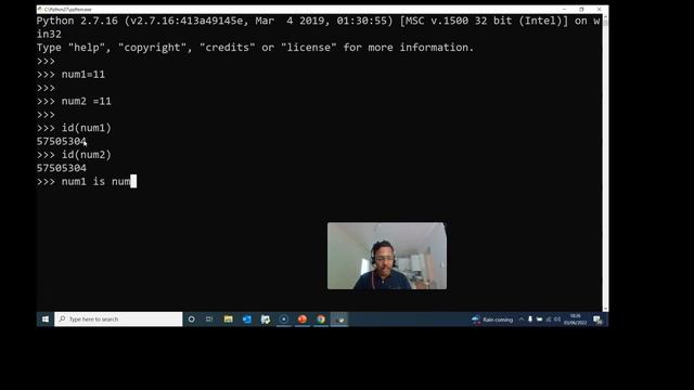 The difference between is and double equal operator in python смотреть онлайн