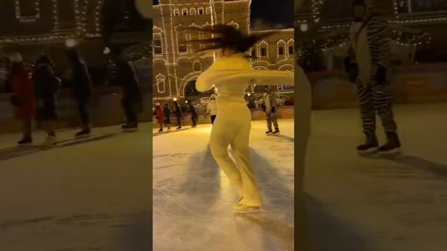 Хочешь научится кататься на коньках?Для вас я запускаю онлайн курс по фигурному катанию!? смотреть онлайн