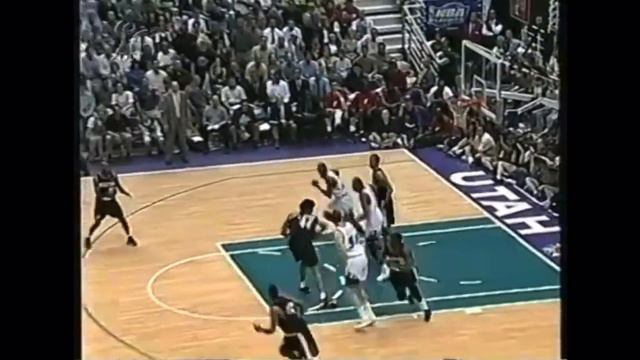 Brian Grant gets in Karl Malone’s face after getting cut with a HARD ELBOW (1999 Game 5) смотреть онлайн