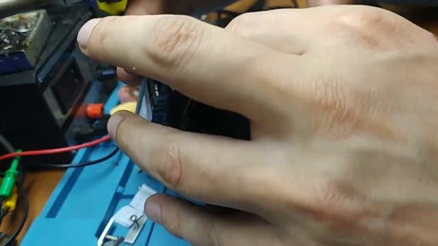 Ремонт инвертора 12V-220V Lvyuan F-2000A смотреть онлайн