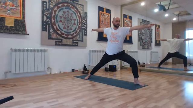 Утренняя йога. Ом Днепр 11.10.19 смотреть онлайн