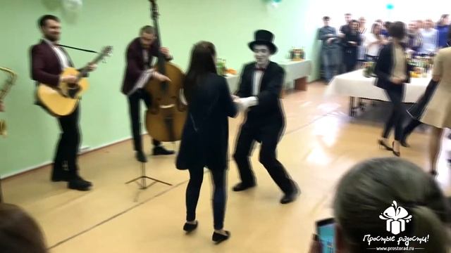 Поздравление сотрудниц в офисе с 8 марта! © Простые Радости смотреть онлайн
