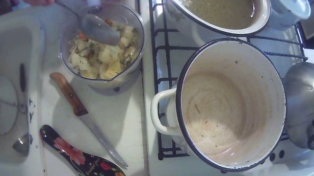 КАК ПРИГОТОВИТЬ СУП-ПЮРЕ НА КУРИНОМ БУЛЬОНЕ. ГОТОВИМ ДОМА.HOW TO MAKE CREAM SOUP ON CHICKEN BROTH. смотреть онлайн