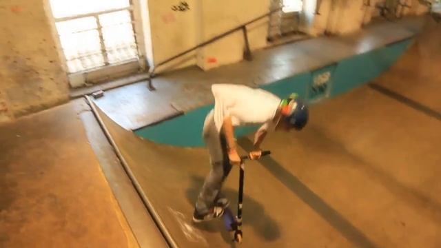 Stunt scooter Power Hour - James Moult смотреть онлайн