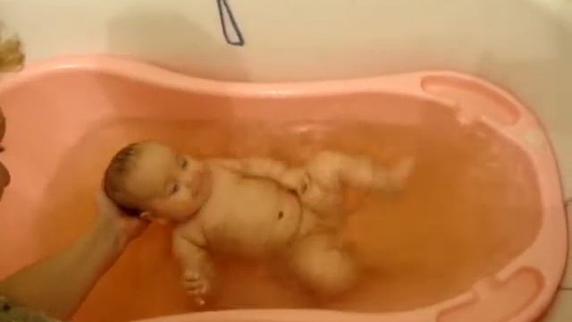 маленькая купальщица смотреть онлайн