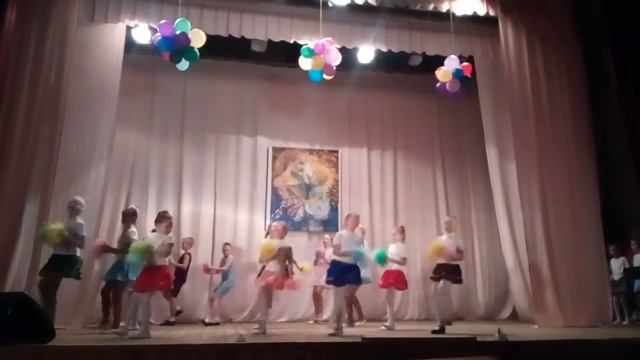 Конфетти. Танец "Хорошее настроение". смотреть онлайн