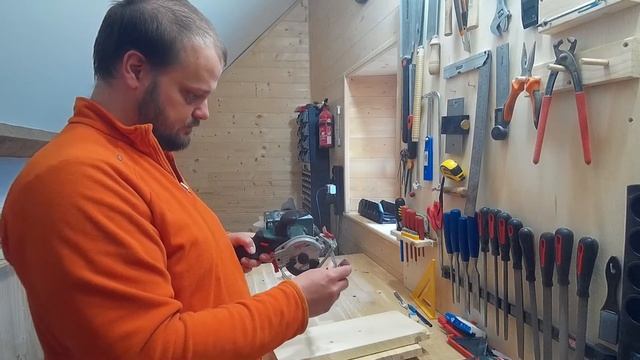 Scie circulaire Bosch PKS 10.8 Li (UniversalCirc 12) - Bonus "Y a quoi dans la boîte #3" смотреть онлайн