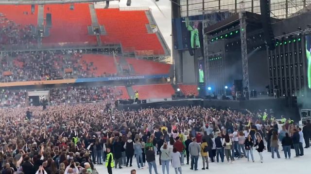 ВЛОГ: РУКИ ВВЕРХ В ЕКАТЕРИНБУРГЕ, МЫ ДОЖДАЛИСЬ! 🔥 смотреть онлайн