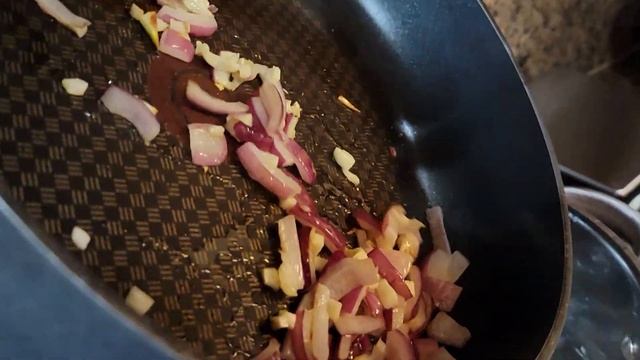 овощной крем-суп с зеленым горошком и мятой. Creamy vegetable soup with pea and mint смотреть онлайн