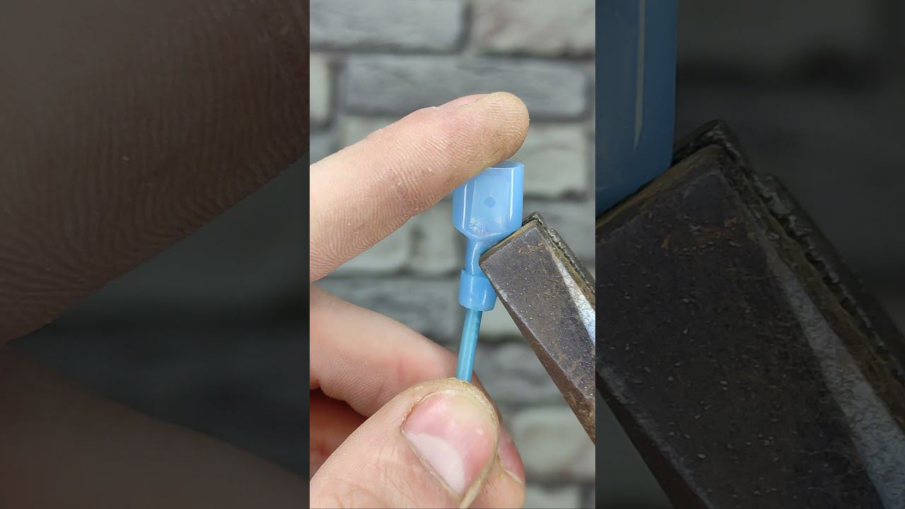 Секрет опытных электриков! Как легко и быстро соединить провода, не снимая изоляцию? #shorts смотреть онлайн