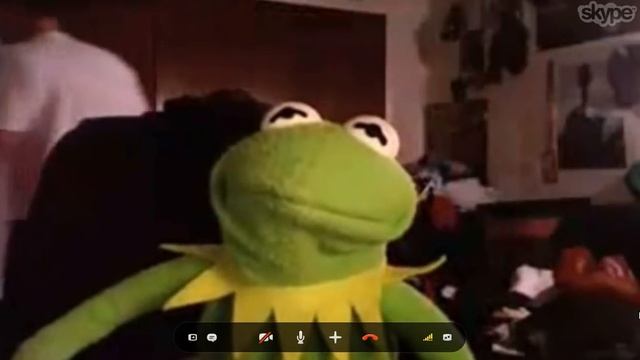 Kermit the frog reacts to "2 girls 1 cup" смотреть онлайн