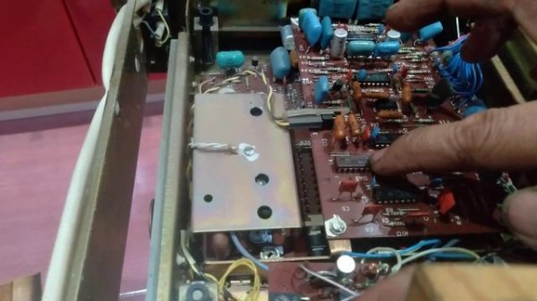 Внутренности радиотехника м-201 стерео.