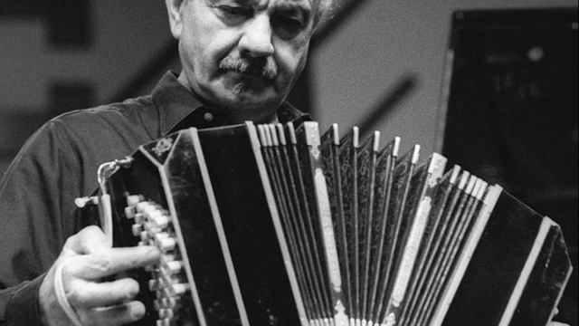 Astor Piazzolla Biography – Argentine Composer and Virtuosic Bandoneón Player смотреть онлайн