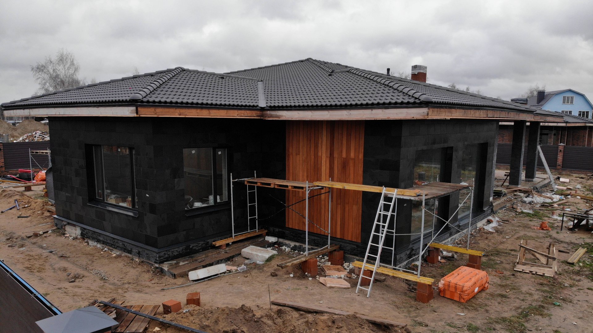 Утепление фасадов пенопластом, облицовка дома плиткой из натурального камня. СФТК Мокрый Фасад смотреть онлайн