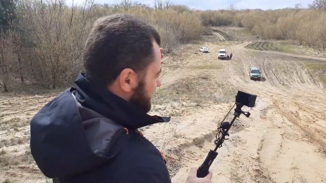 Рено Дастер, УАЗ Патриот и Шевроле Нива на песчаной горке. смотреть онлайн