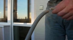 как резать гофру, чтобы струна не убежала