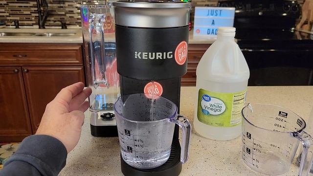 How To Clean / Descale with Vinegar Keurig K-Supreme Smart Coffee Maker Quick Fix for Cold Coffee смотреть онлайн