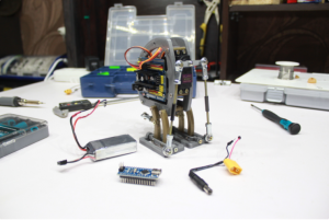 Простой шагающий робот на Ардуино своими руками| 3D печать