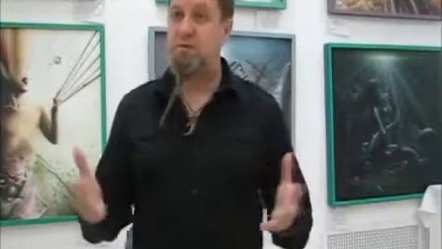 Выставка  Вороненко  в выставочном зале 