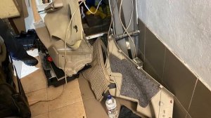 Вода в салоне LEXUS RX. Течь кузова на Лексус РХ. Устранение течи кузова на LEXUS RX.