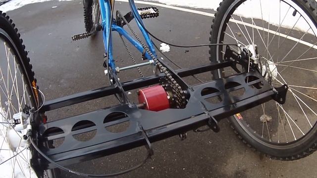 Взрослый грузовой трехколесный электровелосипед с мостом