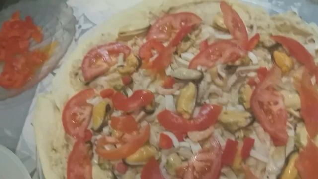 Пицца с морепродуктами. смотреть онлайн