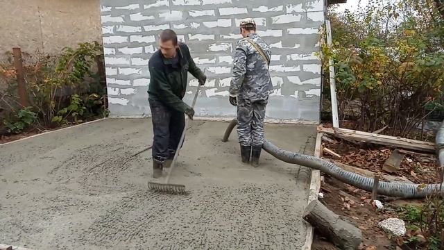 Как залить фундамент БЫСТРО и КАЧЕСТВЕННО! / Фундамент для мастерской смотреть онлайн