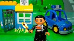 Мультик про игрушечную полицейскую машину - Спички! Развивающие поучительные игрушечные мультики.mp4