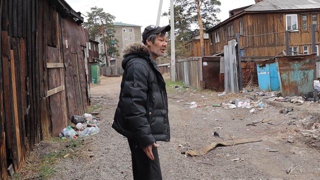 Мусор, бомж и крыса: что происходит на свалках Читы смотреть онлайн