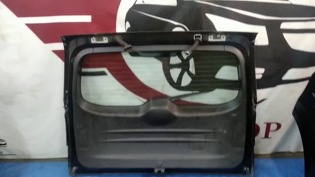 Задняя чёрная крышка багажника Orlando смотреть онлайн